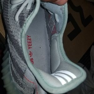Yeezy boost 350 blue tint